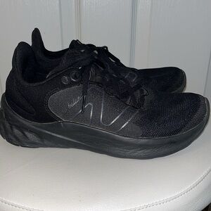 New Balance Men's All-Black Athletic Running Shoes
